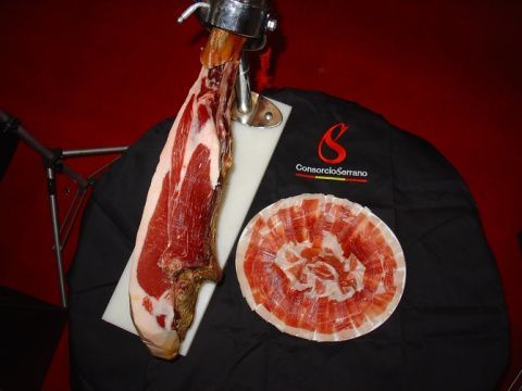 Jam&oacute;n Consorcio Serrano.