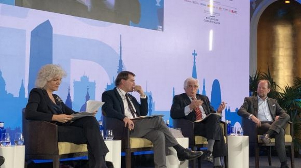 La mesa redonda &ldquo;Inversiones estrat&eacute;gicas en Espa&ntilde;a&rdquo; en el transcurso del Spain Investors Day.