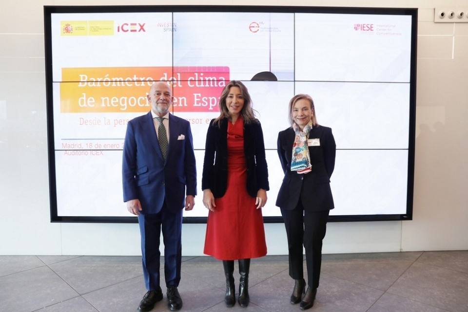 Álvaro Álvarez, presidente de Multinacionales por marca España, Xiana Méndez, secretaria de Estado de Comercio y Natalia Centenera, directora de Desarrollo Corporativo de IESE Álvaro Álvarez, presidente de Multinacionales por marca España, Xiana Méndez, secretaria de Estado de Comercio y Natalia Centenera, directora de Desarrollo Corporativo de IESE