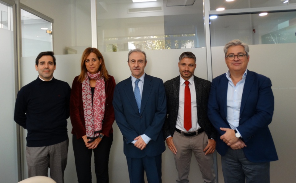 De izquierda a derecha: Eduardo Fern&aacute;ndez, Ana Cebri&aacute;n, Jaime Fern&aacute;ndez,Roberto Corregidor y Miguel &Aacute;ngel Ladero.