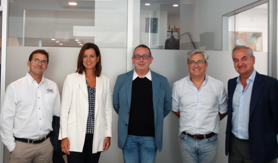 La formalizaci&oacute;n del acuerdo de financiaci&oacute;n entre COFIDES y la empresa GH Cranes & Components para afianzar la posici&oacute;n de la empresa en EEUU.