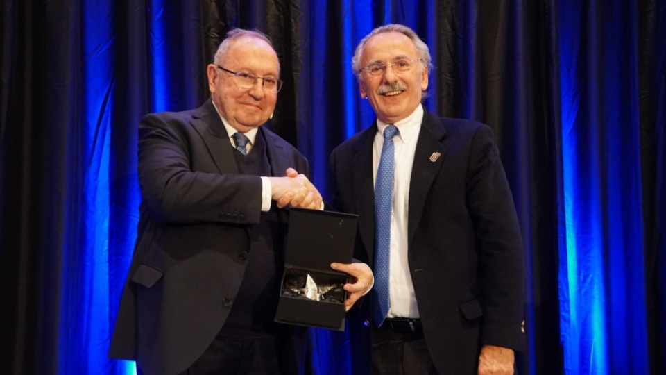 Jos&eacute; Luis Bonet, presidente de la instituci&oacute;n, ha recogido el galard&oacute;n.