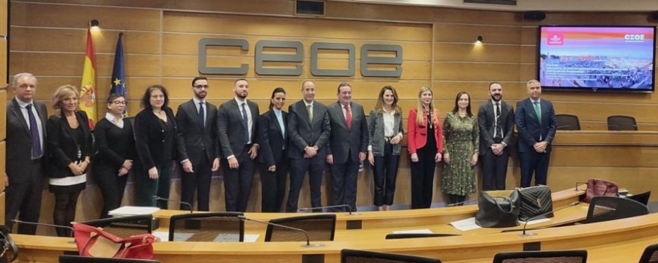 Participantes en la jornada 'Marruecos, un pa&iacute;s de oportunidades en pleno desarrollo para el sector empresarial', celebrada en la sede de CEOE, en Madrid.