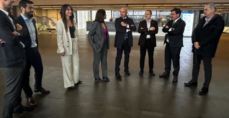 Reuni&oacute;n de trabajo con la empresa Accenture para conocer sus &uacute;ltimas soluciones en IA .