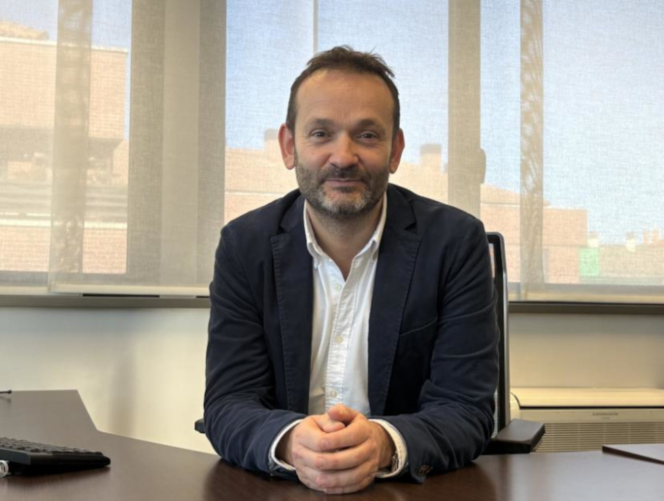 &Iacute;&ntilde;igo Fern&aacute;ndez de Pi&eacute;rola, psic&oacute;logo y emprendedor especializado en neuropsicolog&iacute;a y neurorrehabilitaci&oacute;n, fundador de NeuronUP.