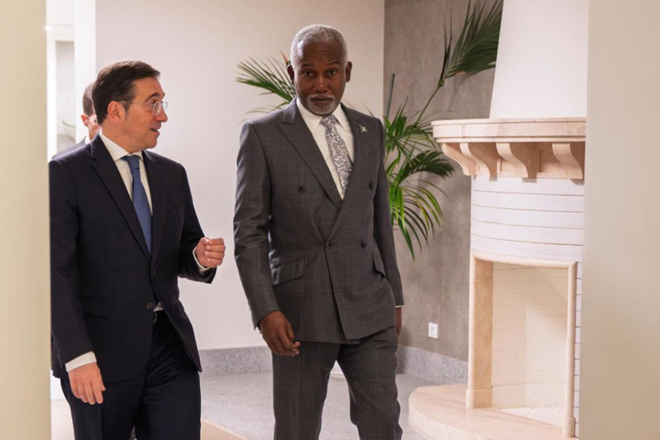 El ministro de Asuntos Exteriores, Unión Europea y Cooperación, José Manuel Albares, con el ministro nigeriano de Exteriores, Yusuf Maitama Tuggar. El ministro de Asuntos Exteriores, Unión Europea y Cooperación, José Manuel Albares, con el ministro nigeriano de Exteriores, Yusuf Maitama Tuggar.