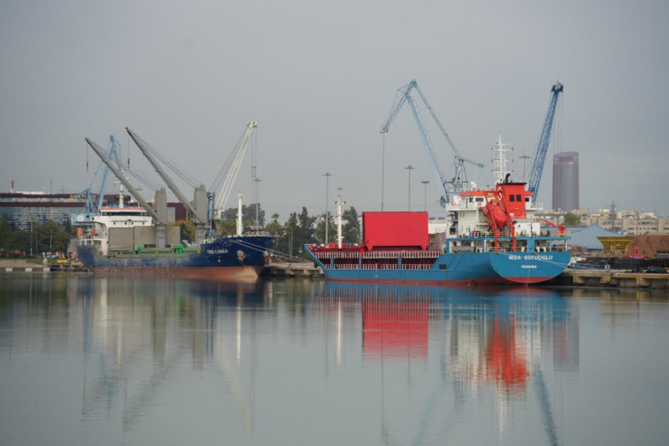 Actividad portuaria en el Muelle Norte Actividad portuaria en el Muelle Norte