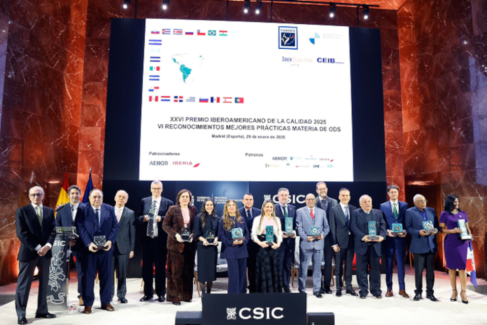 Foto de Familia de los Ganadores del Premio Iberoamericano de la Calidad.