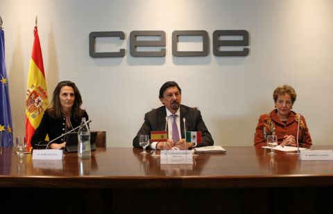 La presidenta de CEOE Internacional, Marta Blanco, el senador del Congreso de la Uni&oacute;n de M&eacute;xico, Napole&oacute;n G&oacute;mez y la embajadora de M&eacute;xico en Espa&ntilde;a, Roberta Lajous &copy;CEOE