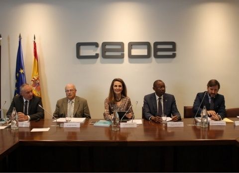 Durante un encuentro en el que intervinieron Marta Blanco, José Segura, Luis Padilla y la Embajada de la República de Mozambique. Durante un encuentro en el que intervinieron Marta Blanco, José Segura, Luis Padilla y la Embajada de la República de Mozambique.