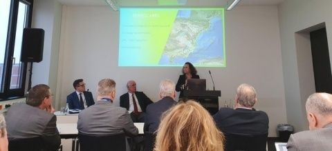 Yolanda Muñoz ha presentado en el recinto ferial las alternativas para la exportación hortofrutícola que ofrecen los muelles cartageneros. Yolanda Muñoz ha presentado en el recinto ferial las alternativas para la exportación hortofrutícola que ofrecen los muelles cartageneros.