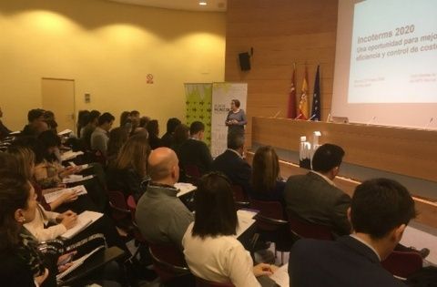Jornada impartida por Carme L&oacute;pez del Banco Sabadell.