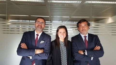 Cecilio Labrada, Alejandra Sagües e Íñigo Sagüés. Cecilio Labrada, Alejandra Sagües e Íñigo Sagüés.