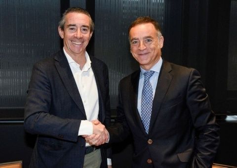 firmado J. Antonio Valls, director general de Alimentaria Exhibitions, y Juan Antonio Alcaraz, director general de CaixaBank firmaron el convenio.