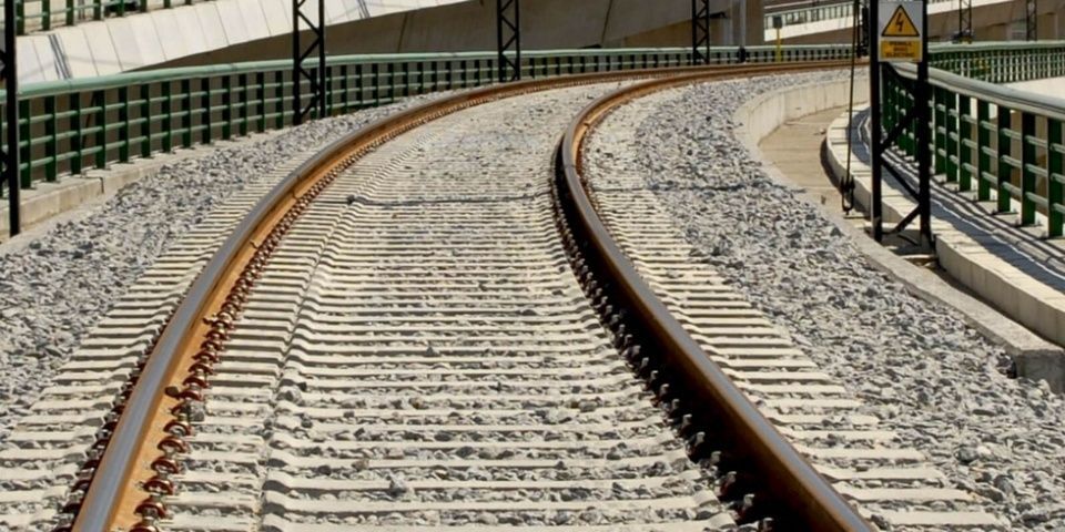 El Tren Maya tiene como principal objetivo impulsar el desarrollo socioecon&oacute;mico sostenible de la regi&oacute;n y de sus comunidades.