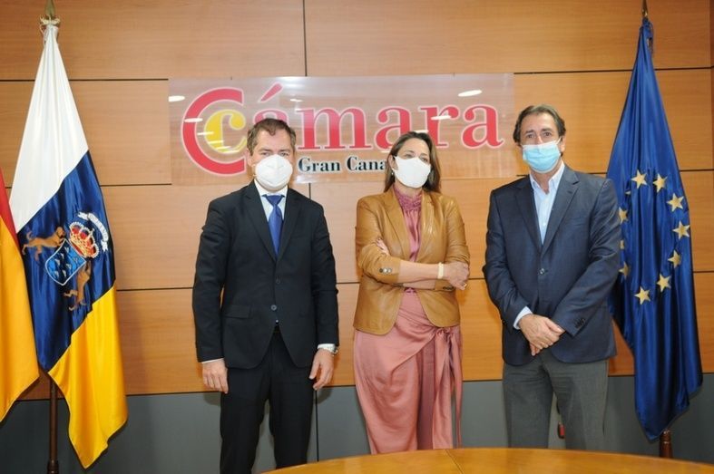 La firma se llev&oacute; a cabo  en la sede de la C&aacute;mara.