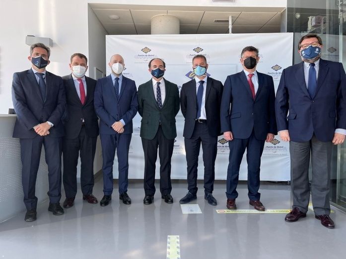 Delegación empresarial e institucional del Puerto de Algeciras que ha participado en Motril en la presentación del Clúster de Internacionalización de Puertos y Logística de Andalucía. Delegación empresarial e institucional del Puerto de Algeciras que ha participado en Motril en la presentación del Clúster de Internacionalización de Puertos y Logística de Andalucía.