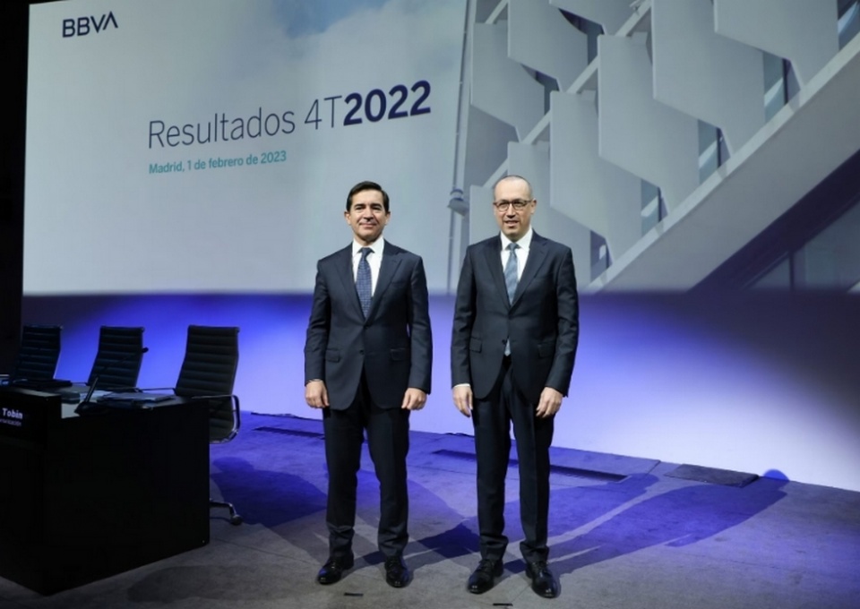 Carlos Torres Vila, presidente de BBVA, y Onur Gen&ccedil;, consejero delegado, durante la presentaci&oacute;n de los resultados BBVA.