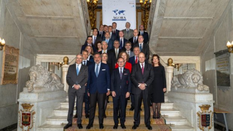 Encuentro de &Aacute;gora Diplom&aacute;tica con el jefe del Gobierno de Andorra y 18 embajadores europeos.
