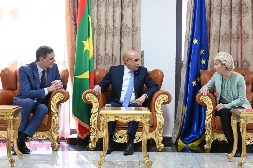 Pedro Sánchez, el presidente de la República Islámica de Mauritania, Mohamed Ould Ghazouani, y la presidenta de la Comisión Europea, Ursula von der Leyen. Pool Moncloa/Borja Puig de la Bellacasa Pedro Sánchez, el presidente de la República Islámica de Mauritania, Mohamed Ould Ghazouani, y la presidenta de la Comisión Europea, Ursula von der Leyen. Pool Moncloa/Borja Puig de la Bellacasa
