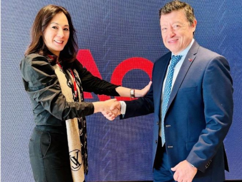Aon firma un acuerdo estratégico de colaboración con Assistcargo. Aon firma un acuerdo estratégico de colaboración con Assistcargo.
