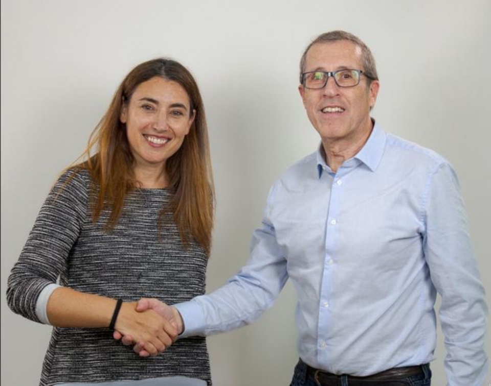 Susana L&oacute;pez &ndash; Co-Founder & CEO de IEBS Biztech School &ndash; junto a Antonio Bernal Dionis &ndash; Founder & CEO de tthegap - celebran la presentaci&oacute;n del Observatorio de la IA.