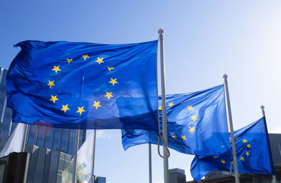 El objetivo principal es atraer talento internacional a España, alineándose con las políticas europeas que promueven una migración laboral cualificada más eficiente y competitiva. El objetivo principal es atraer talento internacional a España, alineándose con las políticas europeas que promueven una migración laboral cualificada más eficiente y competitiva.