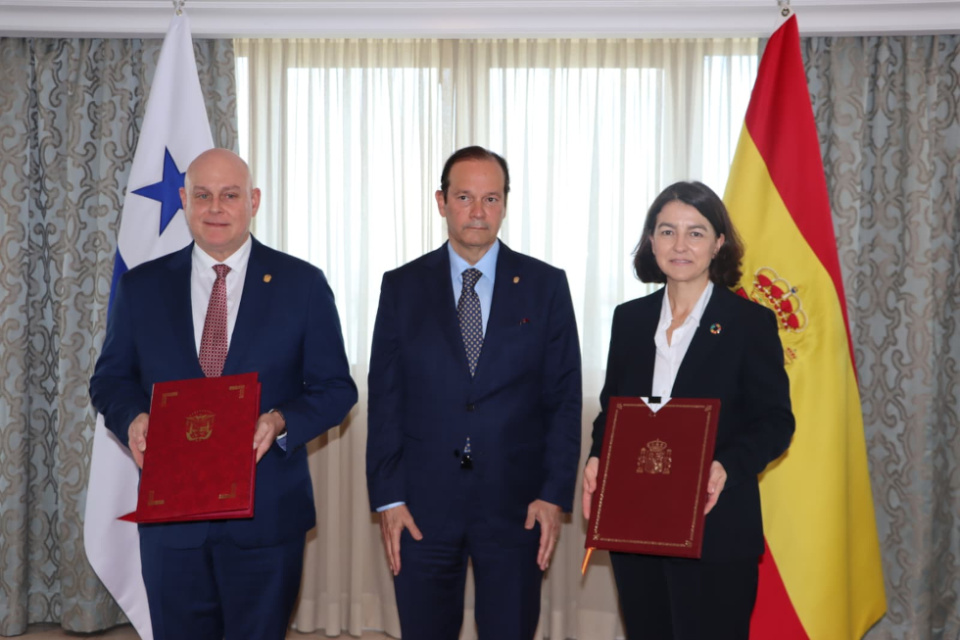 Comisión Mixta de Cooperación Hispano-Panameña. Comisión Mixta de Cooperación Hispano-Panameña.