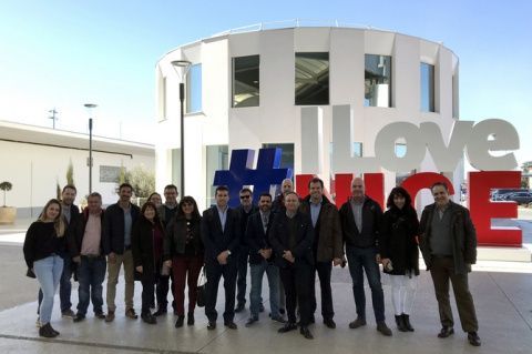 MIPIM, Marché International des Professionnels de l’Immobilier, es el mayor evento de inversión inmobiliaria del mundo. MIPIM, Marché International des Professionnels de l’Immobilier, es el mayor evento de inversión inmobiliaria del mundo.