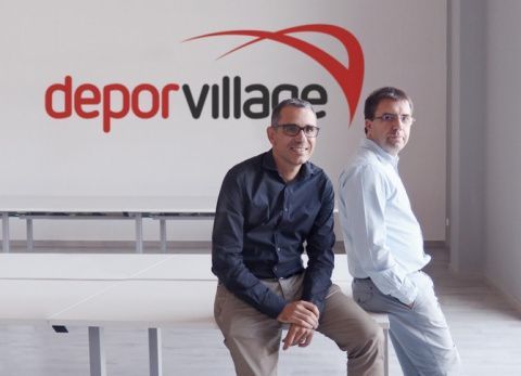 Fundada en 2010 por Xavier Pladellorens y Ángel Corcuera, Deporvillage es la tienda online española de material deportivo líder en España, y uno de los referentes en Europa. Fundada en 2010 por Xavier Pladellorens y Ángel Corcuera, Deporvillage es la tienda online española de material deportivo líder en España, y uno de los referentes en Europa.