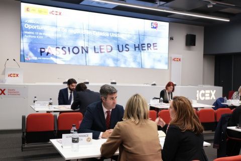 Las firmas participantes también han tenido la oportunidad de obtener asesoramiento por parte de una mesa de expertos en financiación internacional. Las firmas participantes también han tenido la oportunidad de obtener asesoramiento por parte de una mesa de expertos en financiación internacional.