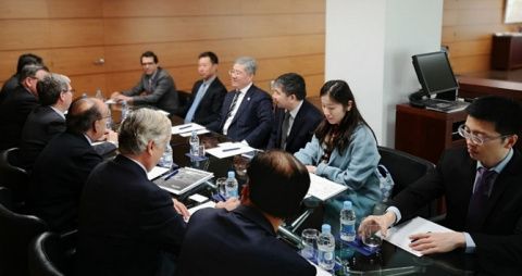 Reuni&oacute;n de trabajo en la sede de la APV.