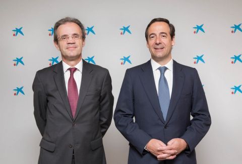 Jordi Gual, presidente de CaixaBank, y Gonzalo Gort&aacute;zar, consejero delegado de CaixaBank.