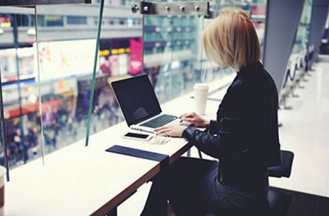 Las becas cuentan con una dotaci&oacute;n econ&oacute;mica bruta anual que va desde los 19.000 hasta los 48.000 euros para los dos a&ntilde;os de duraci&oacute;n .