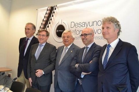 De izquierda a derecha: Francisco Rodr&iacute;guez Pi&ntilde;ero; Rafael Carmona, Francisco Herrero, Luis L&aacute;zaro y &Aacute;ngel Pulido.