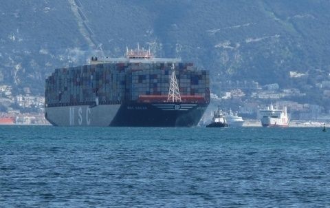 La estabilidad de la economía global preocupa. La estabilidad de la economía global preocupa.