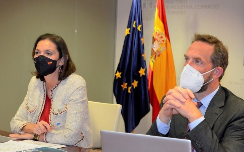 Foro bilateral, con la participaci&oacute;n de la Ministra Reyes Maroto.