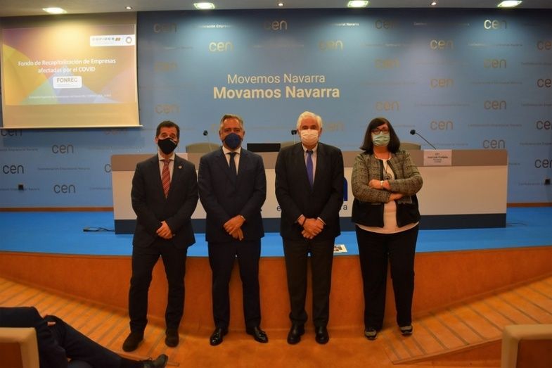 Mikel Irujo, consejero desarrollo Econ&oacute;mico y Empresarial del Gobierno de Navarra; Juan Miguel Sucunza, Pdte. CEN; Jos&eacute; Luis Curbelo, Pdte. de COFIDES; y Pilar Irigoien, directora gerente de Sodena.
