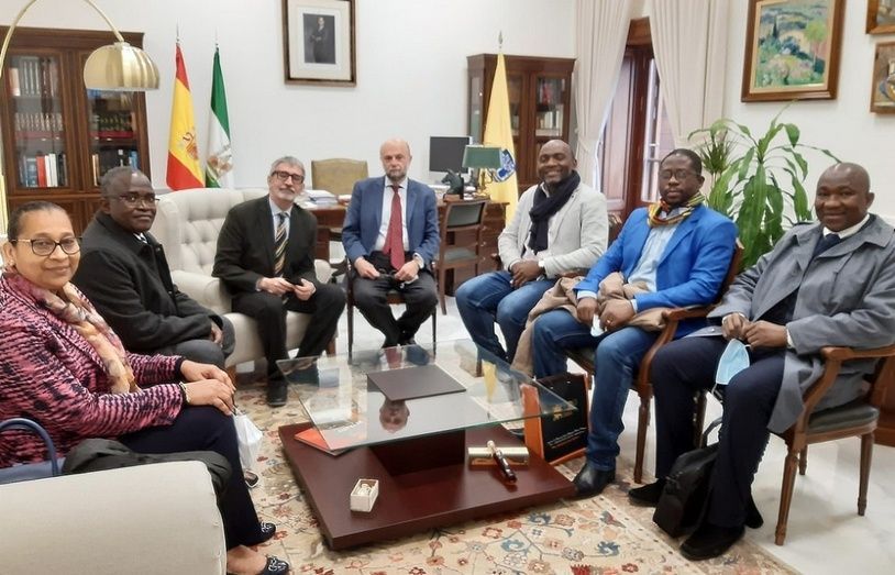 Reuni&oacute;n rectores de UCA y FHB de Costa de Marfil en C&aacute;diz.