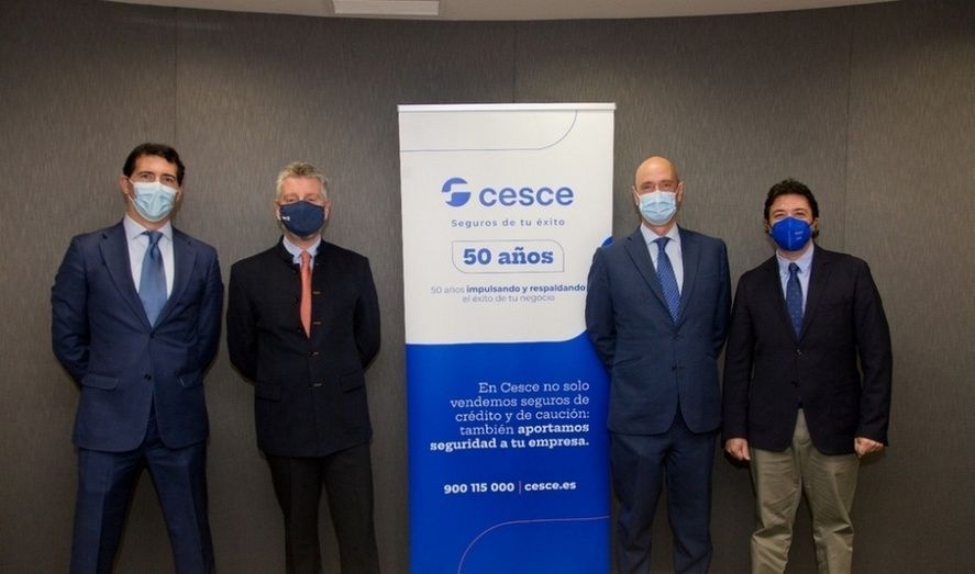 Juan Carlos Ugarteche (CEO de Borrox), Fernando Salazar (Presidente de Cesce), Jos&eacute; Manuel Llad&oacute; (CEO de Borrox) y Karim Kaidi (Director de Sistemas y Organizaci&oacute;n Cesce)