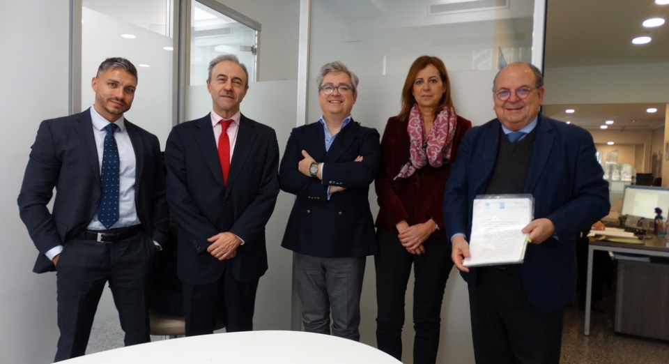 el director Financiero de SEG Ingenier&iacute;a, Roberto Corregidor; el vicepresidente de SEG Ingenier&iacute;a, Jaime Fern&aacute;ndez; el director de Inversiones de COFIDES, Miguel &Aacute;ngel Ladero; y la directora del &aacute;rea de Internacionalizac