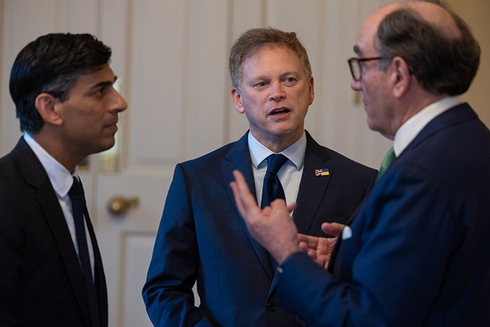 Ignacio Galán, presidente de Iberdrola; Rishi Sunak, Primer Ministro británico y Grant Shapps, Secretario de Seguridad Energética de Reino Unido. Ignacio Galán, presidente de Iberdrola; Rishi Sunak, Primer Ministro británico y Grant Shapps, Secretario de Seguridad Energética de Reino Unido.
