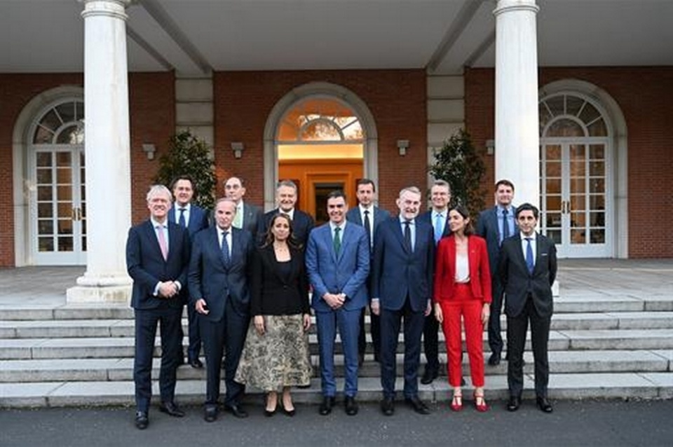 Encuentro con el comit&eacute; ejecutivo de la Mesa Redonda Europea para la IndustriaPool Moncloa / Diego del Monte