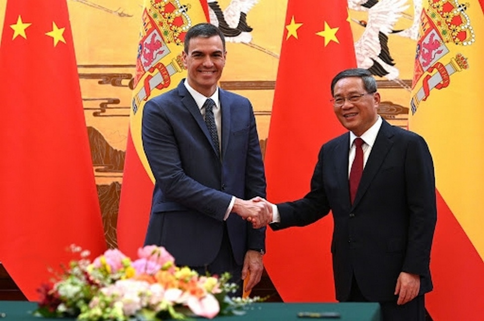 El presidente del Gobierno, Pedro S&aacute;nchez, es recibido por el presidente de la Rep&uacute;blica Popular China, Xi Jinping. Pool Moncloa/Borja Puig de la Bellacasa.