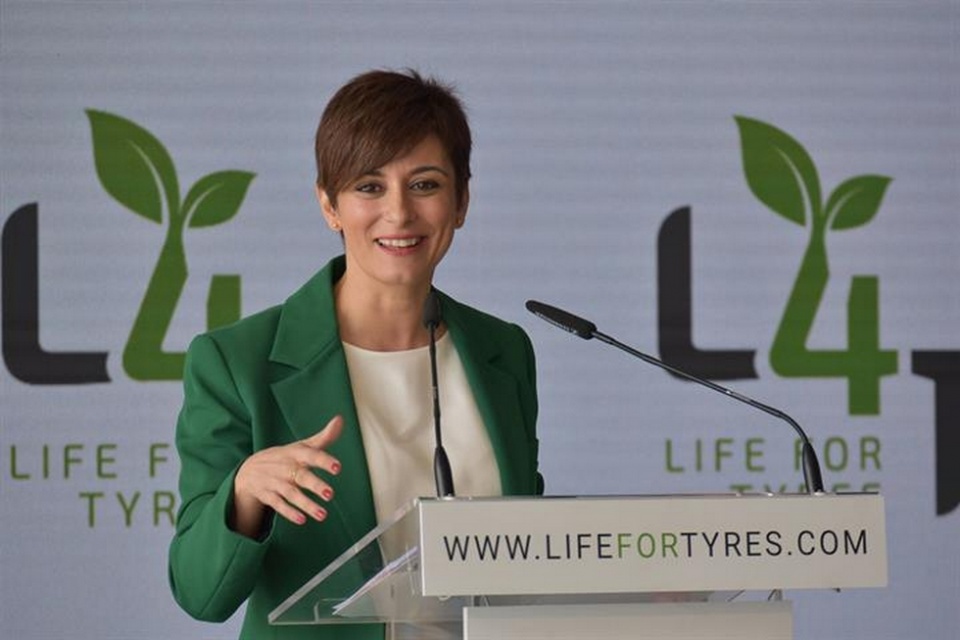 La ministra de Política Territorial, Isabel Rodríguez, durante la inauguración de la fábrica Life for Tryes. La ministra de Política Territorial, Isabel Rodríguez, durante la inauguración de la fábrica Life for Tryes.