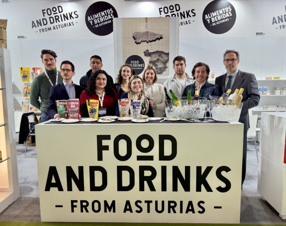 La delegaci&oacute;n asturiana en Atenas.