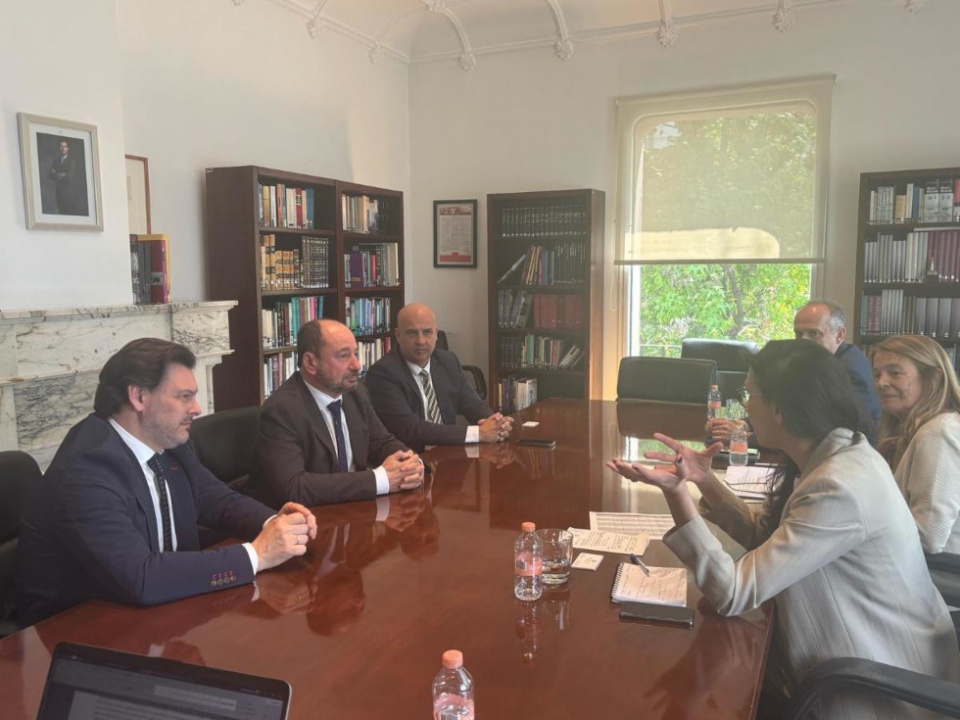 La primera reunión del viaje institucional del secretario general de Emigración y el director de Turismo de Galicia a México. La primera reunión del viaje institucional del secretario general de Emigración y el director de Turismo de Galicia a México.