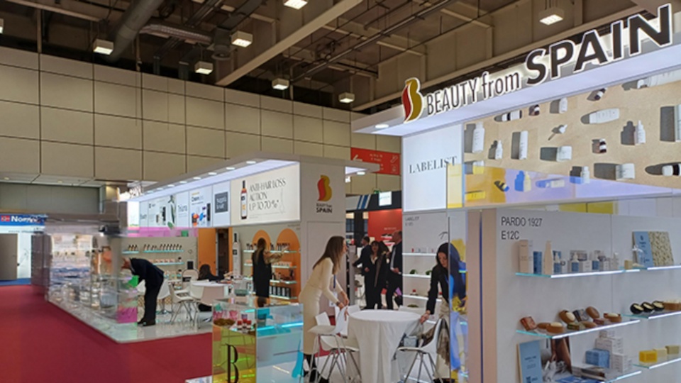 Bajo la marca Beauty from Spain se agrupa a la oferta espa&ntilde;ola, que cumple los m&aacute;s altos est&aacute;ndares europeos a la vanguardia de la innovaci&oacute;n.