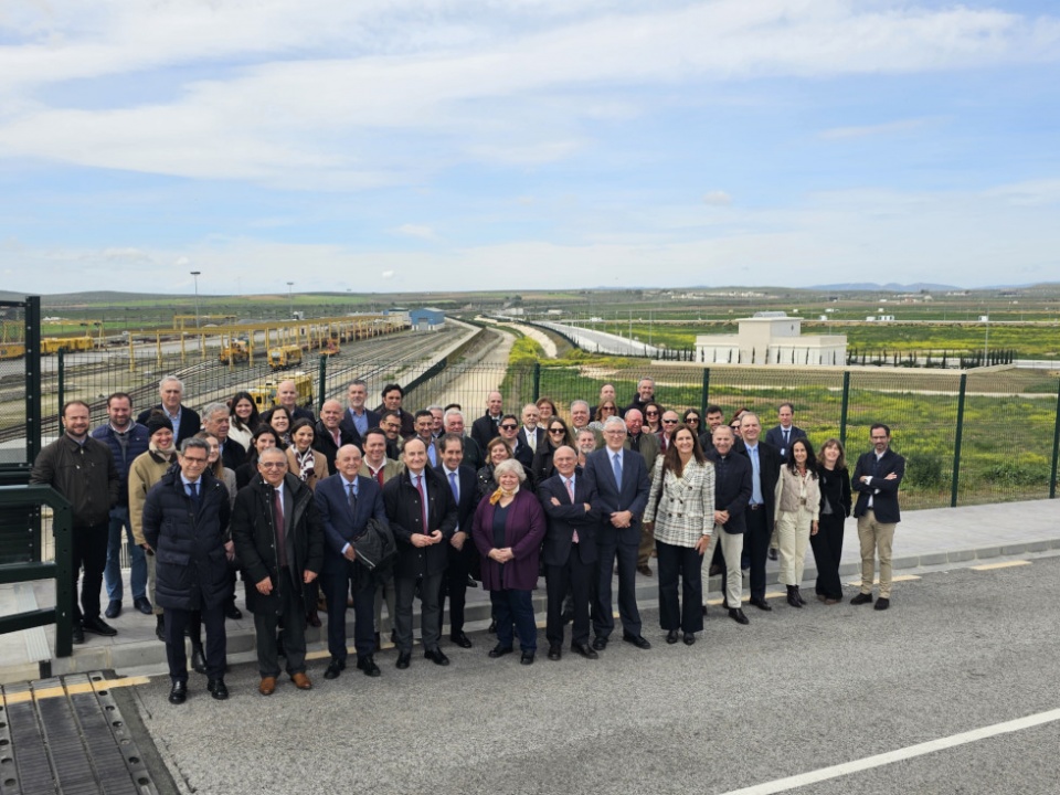 Visita comercial al área logística de empresas instaladas en los puertos de Algeciras y Málaga y entidades de logística de Antequera. Visita comercial al área logística de empresas instaladas en los puertos de Algeciras y Málaga y entidades de logística de Antequera.
