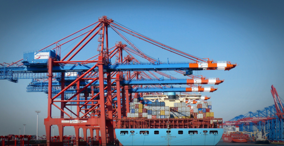 Espa&ntilde;a reduce su d&eacute;ficit comercial un 35,2% en enero de 2026.